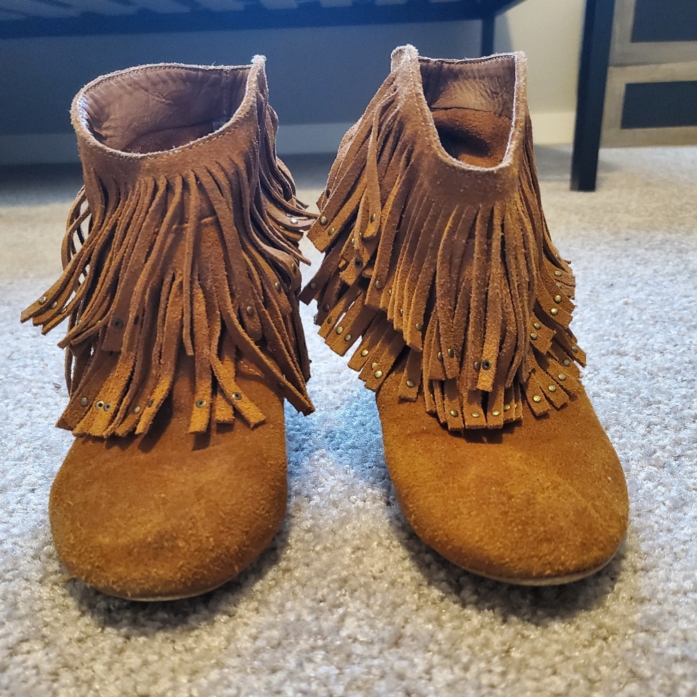 🥰Heeled Fringe Booties🥰
